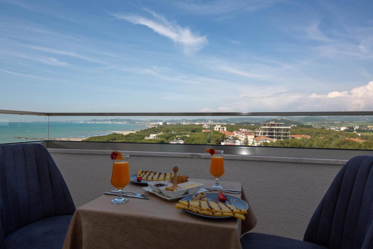 Merar Hotel Golem  Kültér fotó