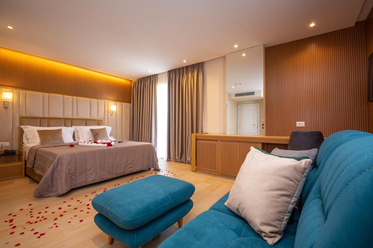 Merar Hotel Golem  Kültér fotó