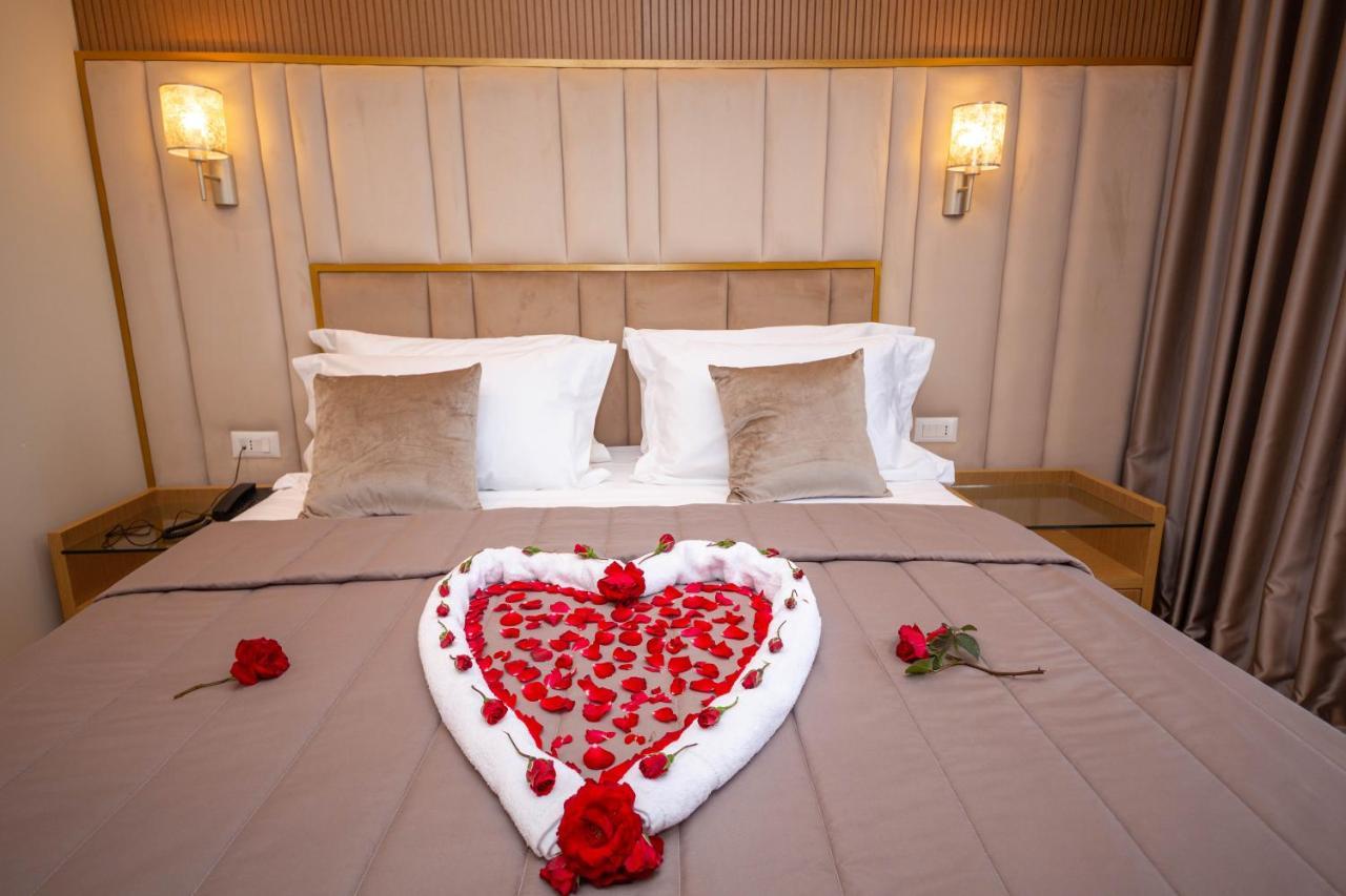 Merar Hotel Golem  Kültér fotó