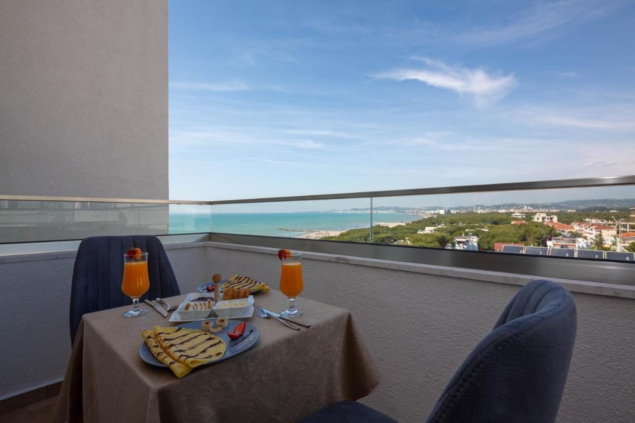 Merar Hotel Golem  Kültér fotó
