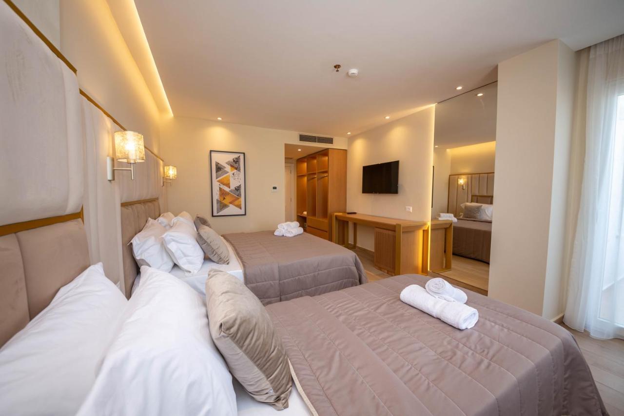 Merar Hotel Golem  Kültér fotó