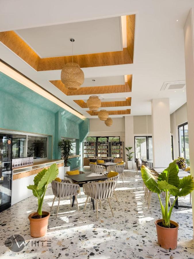 Merar Hotel Golem  Kültér fotó